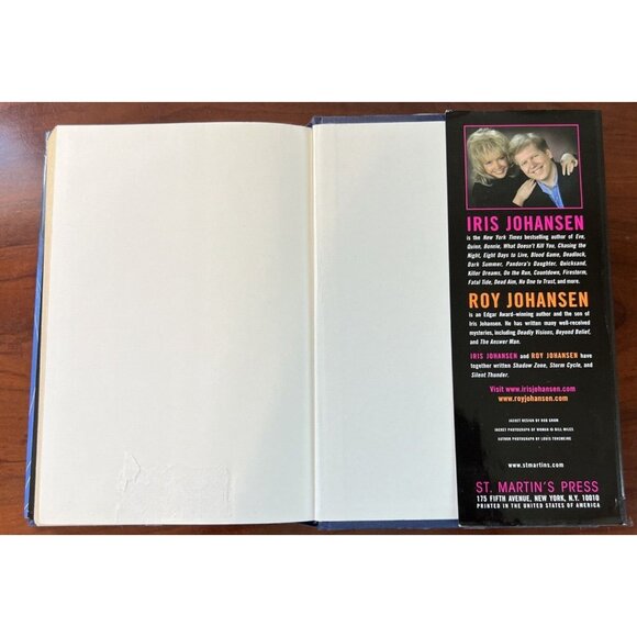 Iris & Roy Johansen Kendra Michaels Series Lot Of 2 Hardcover 1st Edition Books - Picture 13 of 13